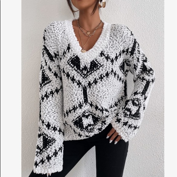 Cozy Oversized Loose Fit Abstract Geo Pattern Knit Sweater Top - Picture 5 of 9
